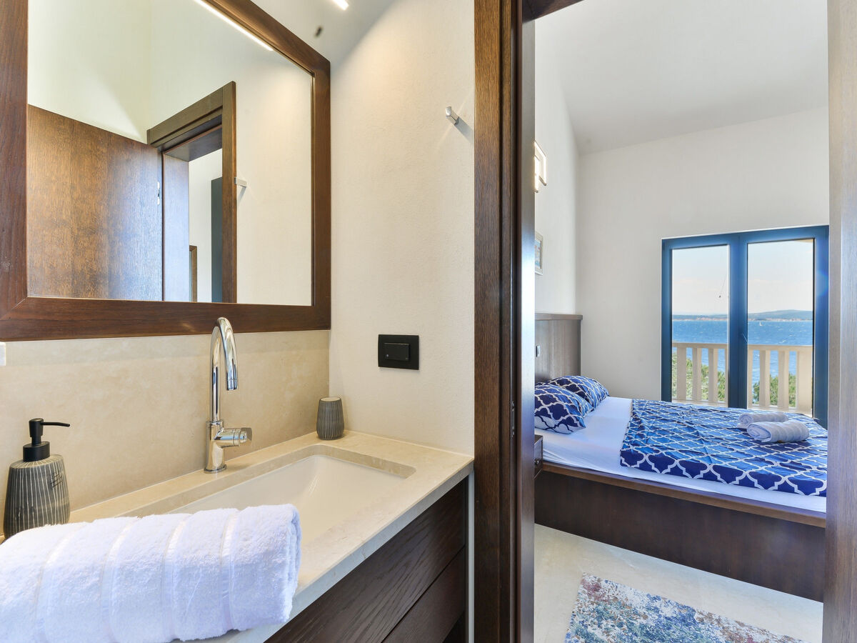 Villa Mediterranea en front de plage à Kukljica, 4 chambres - Photo 29