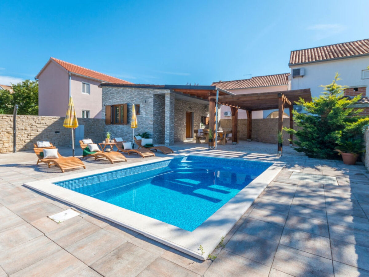 Maison Ema avec piscine privée à Biograd - Photo 1