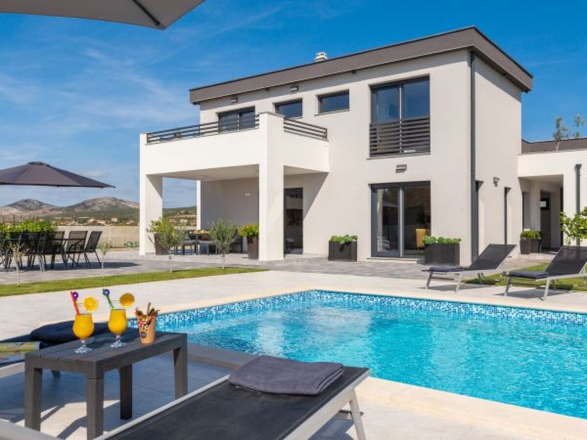 Villa Lacus avec piscine privée et vue sur le lac - Photo 4