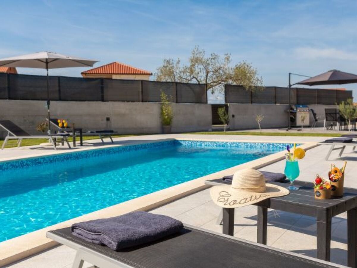Villa Lacus avec piscine privée et vue sur le lac - Photo 8