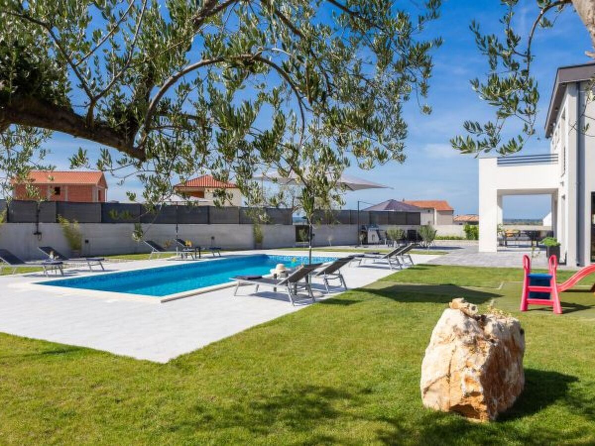 Villa Lacus avec piscine privée et vue sur le lac - Photo 11