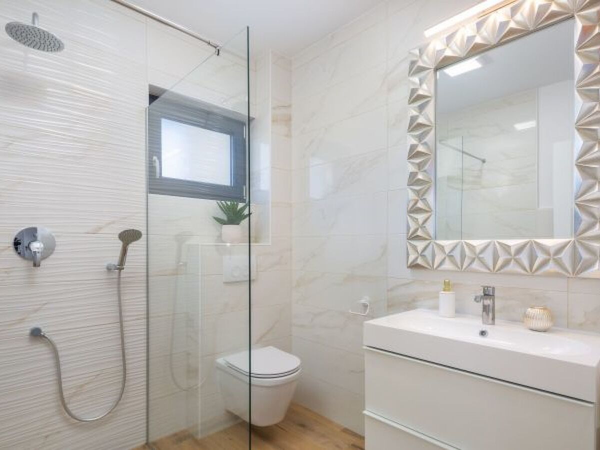 Villa Lacus avec piscine privée et vue sur le lac - Photo 80