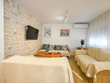 Maison Marija avec piscine privée à Bukovic : photo 5