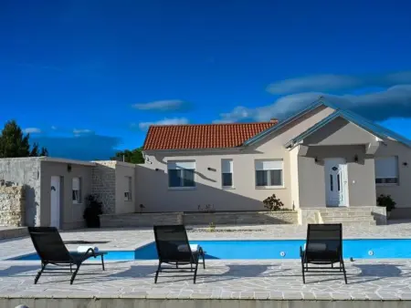 Maison Marija avec piscine privée à Bukovic : photo 8
