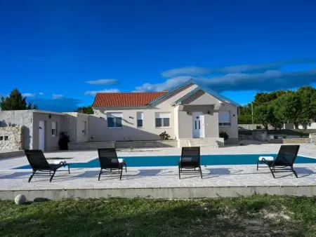 Maison Marija avec piscine privée à Bukovic : photo 9