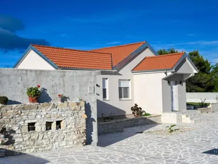 Maison Marija avec piscine privée à Bukovic : photo 33