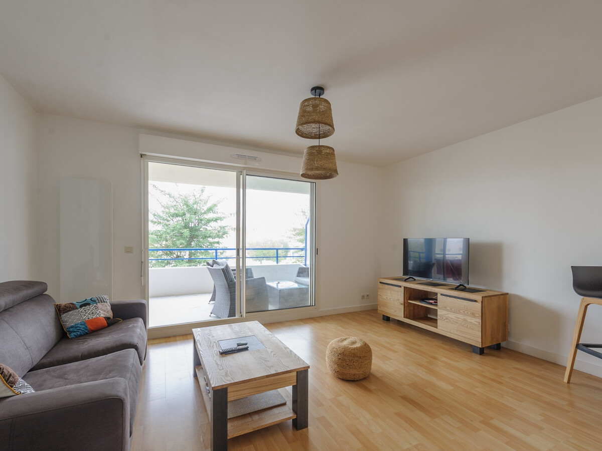 Appartement 41m² rénové, terrasse 20m², parking privé - Photo 2