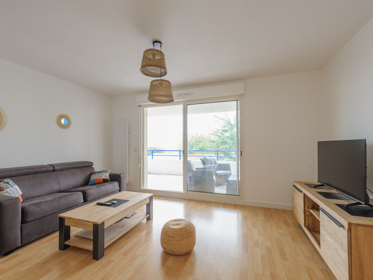 Appartement 41m² rénové, terrasse 20m², parking privé - Photo 3