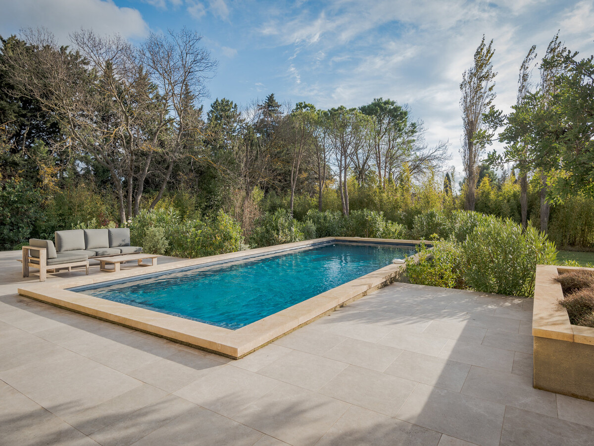Maison contemporaine 222m² avec piscine à Maussane - Photo 4