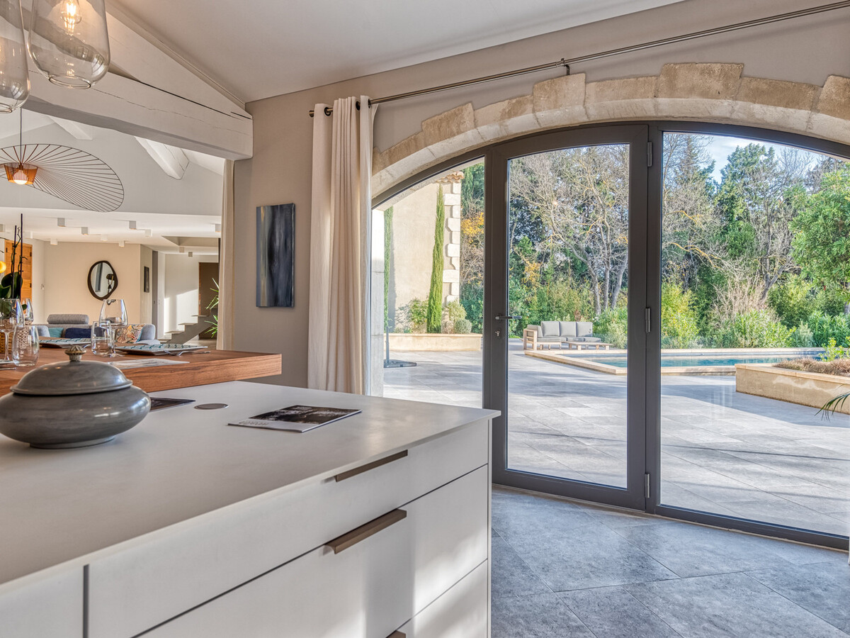 Maison contemporaine 222m² avec piscine à Maussane - Photo 11