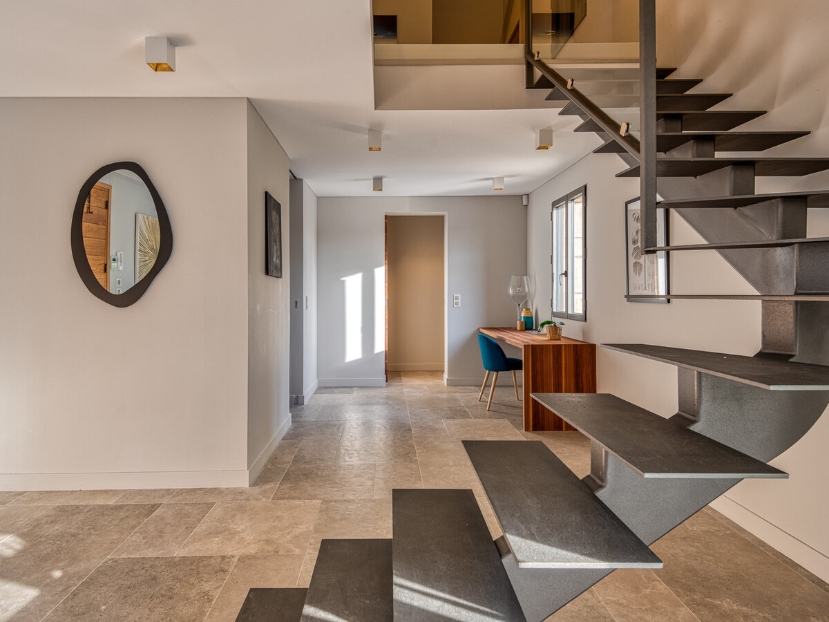Maison contemporaine 222m² avec piscine à Maussane - Photo 12