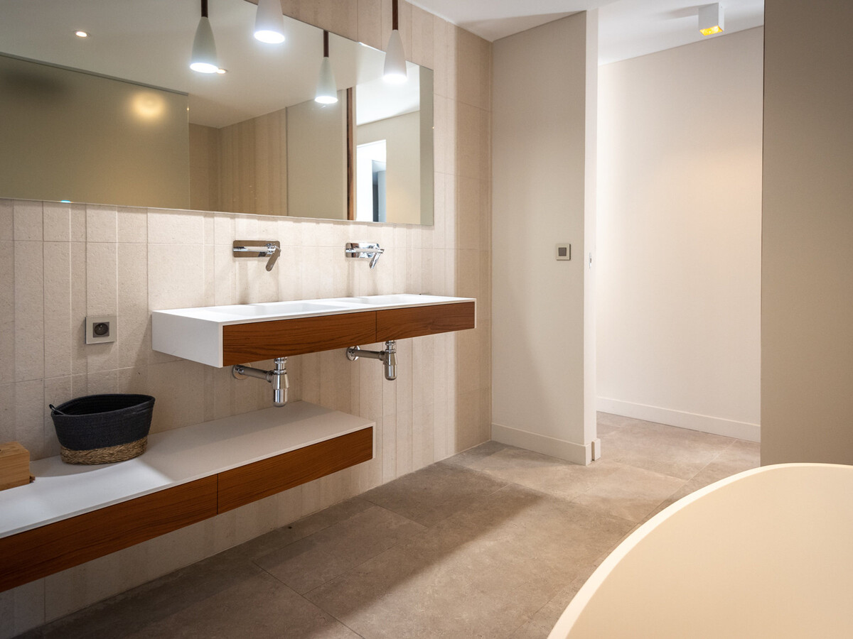 Maison contemporaine 222m² avec piscine à Maussane - Photo 16