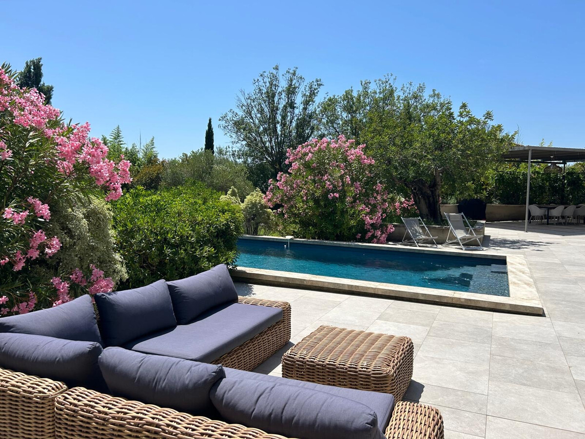 Maison contemporaine 222m² avec piscine à Maussane - Photo 19