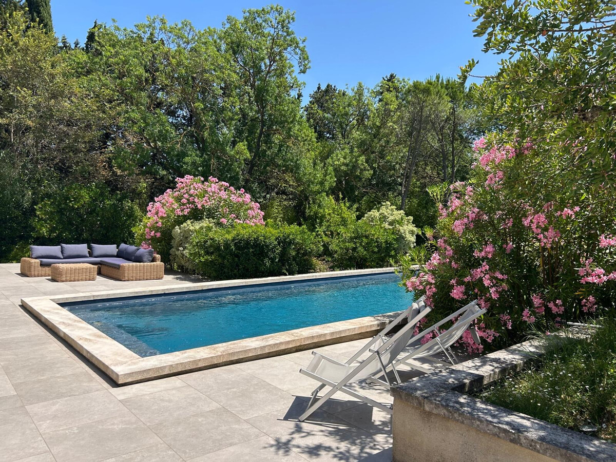 Maison contemporaine 222m² avec piscine à Maussane - Photo 20