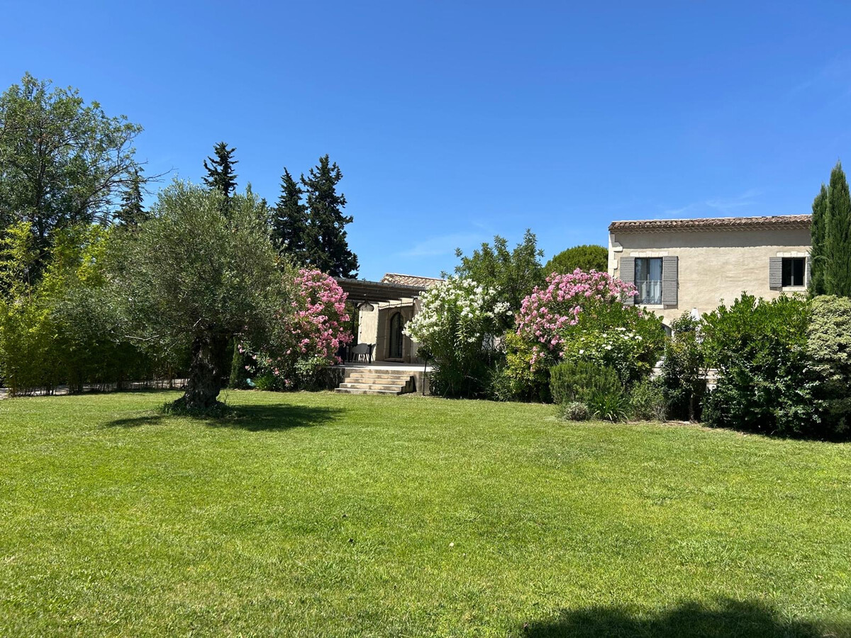 Maison contemporaine 222m² avec piscine à Maussane - Photo 27