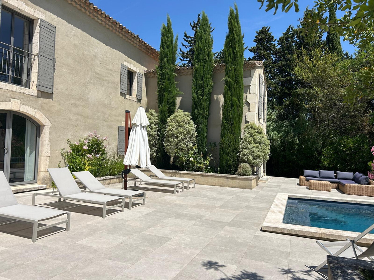 Maison contemporaine 222m² avec piscine à Maussane - Photo 31