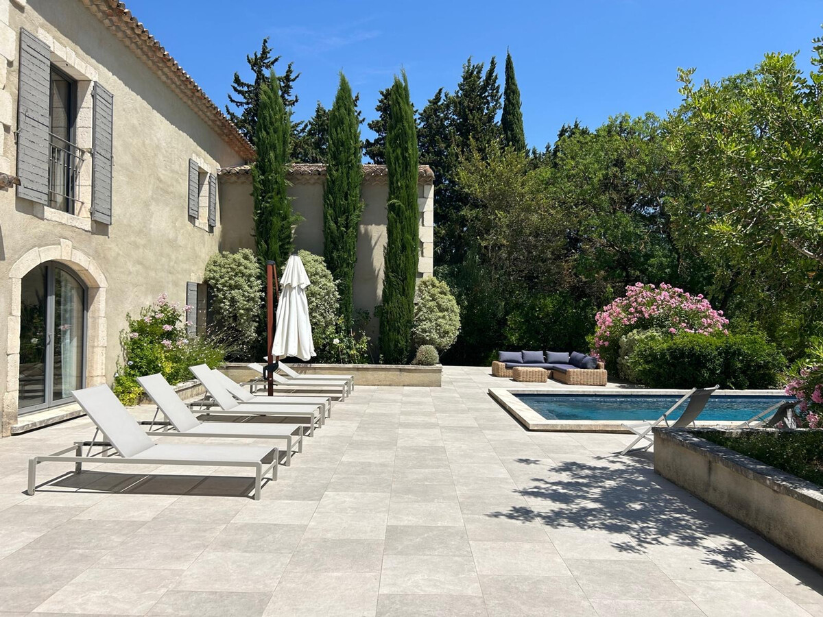 Maison contemporaine 222m² avec piscine à Maussane - Photo 32