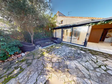 Location maison à Vic la Gardiole, Maison Lumineuse et Familiale à Vic-la-Gardiole avec Piscine et Parking