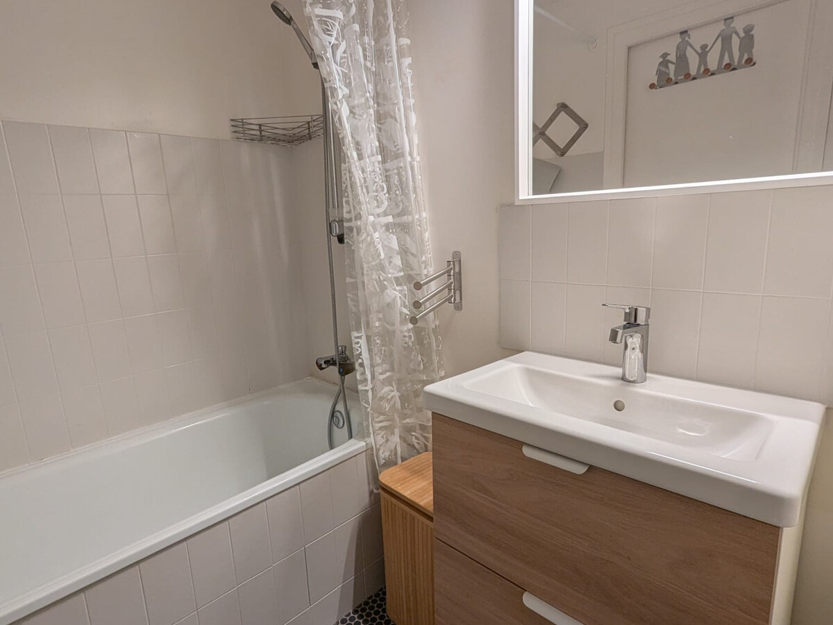 Studio 24m² Super Besse, balcon vue lac et Sancy - Photo 9