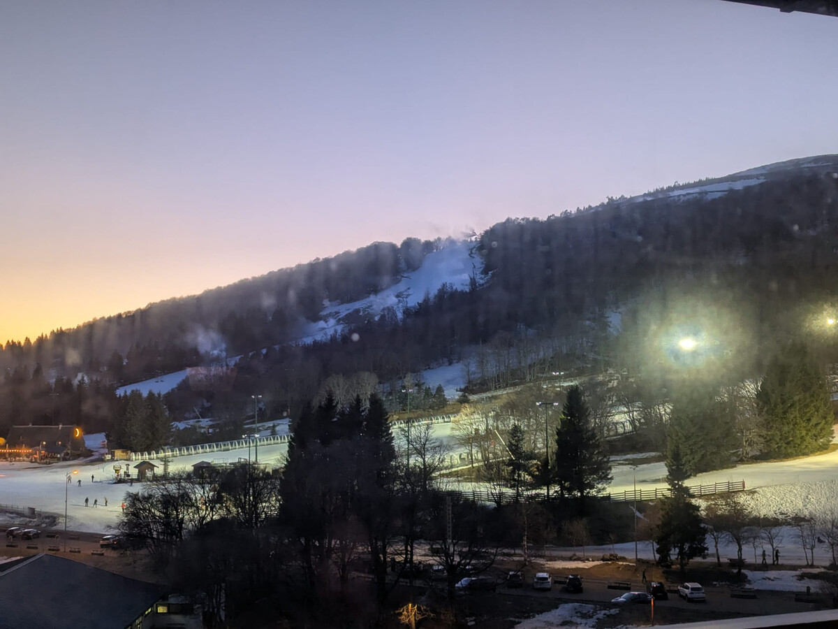 Studio 24m² Super Besse, balcon vue lac et Sancy - Photo 12