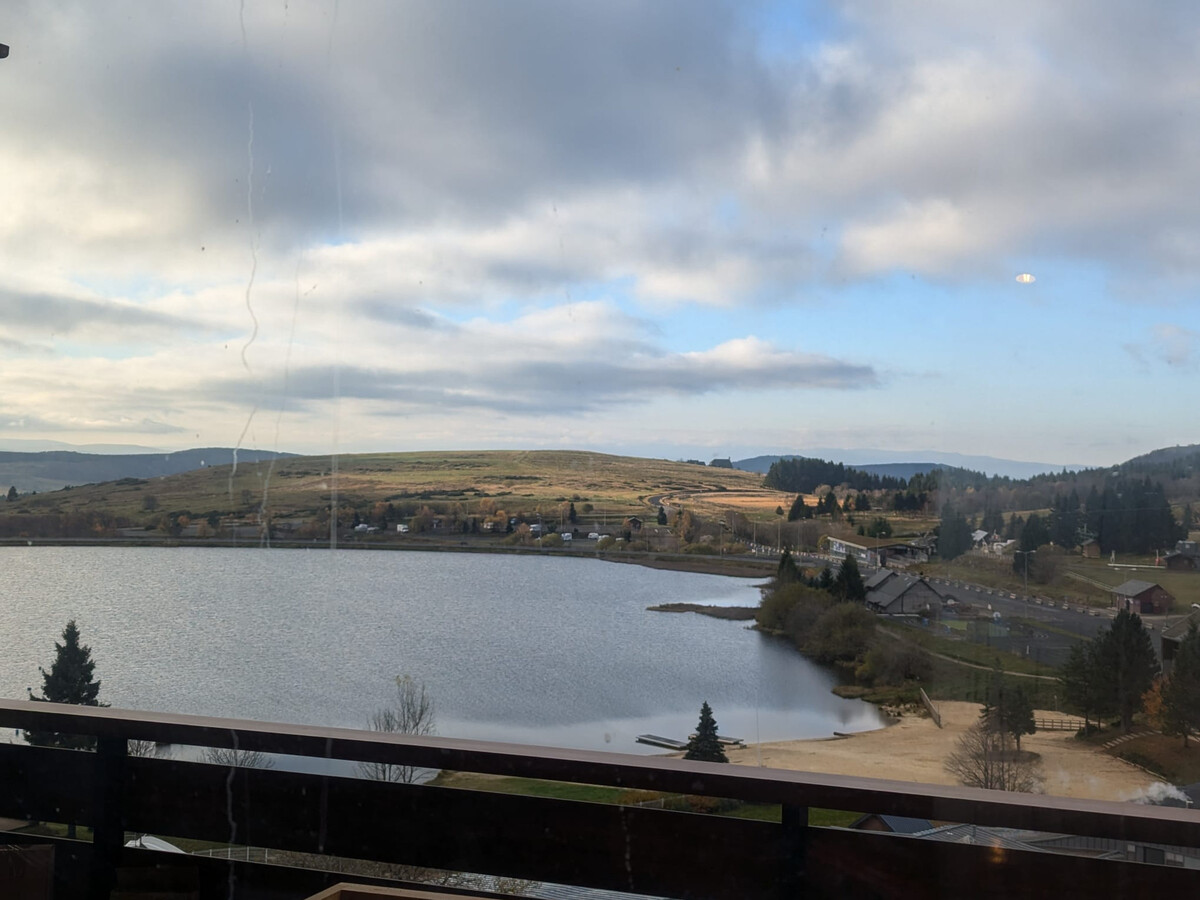 Studio 24m² Super Besse, balcon vue lac et Sancy - Photo 13