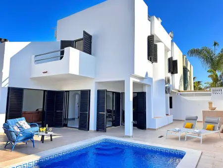 Location villa à Quarteira Vilamoura, Villa moderne et relaxante à Vilamoura
