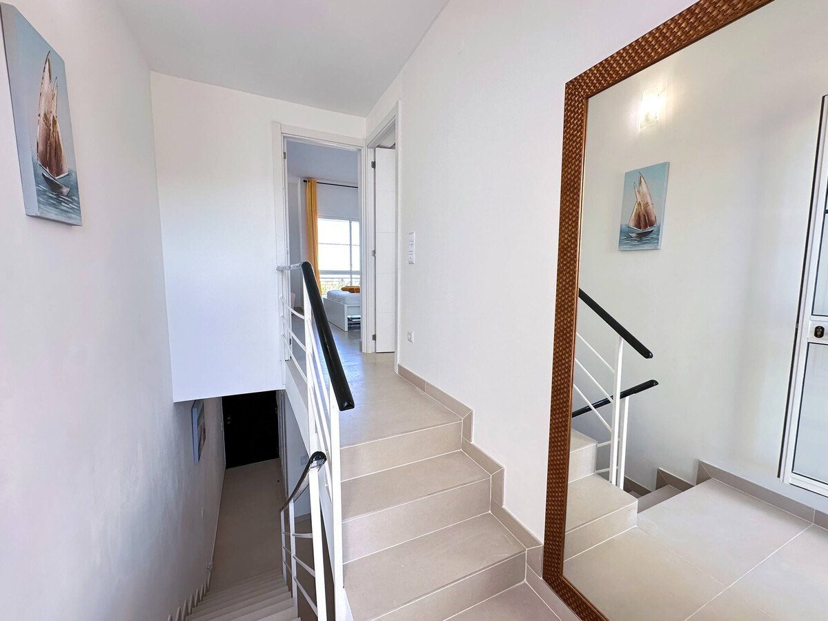 Maison de ville Alto do Moinho avec piscine et terrasse - Photo 18