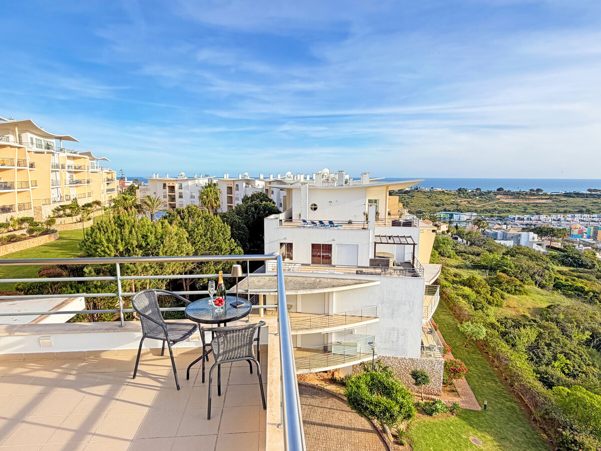 Penthouse 1 chambre vue mer, terrasse et piscine à Albufeira - Photo 1