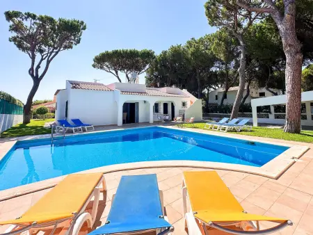 Location villa à Quarteira Vilamoura, Villa spacieuse à Vilamoura avec piscine privée et Wi-Fi