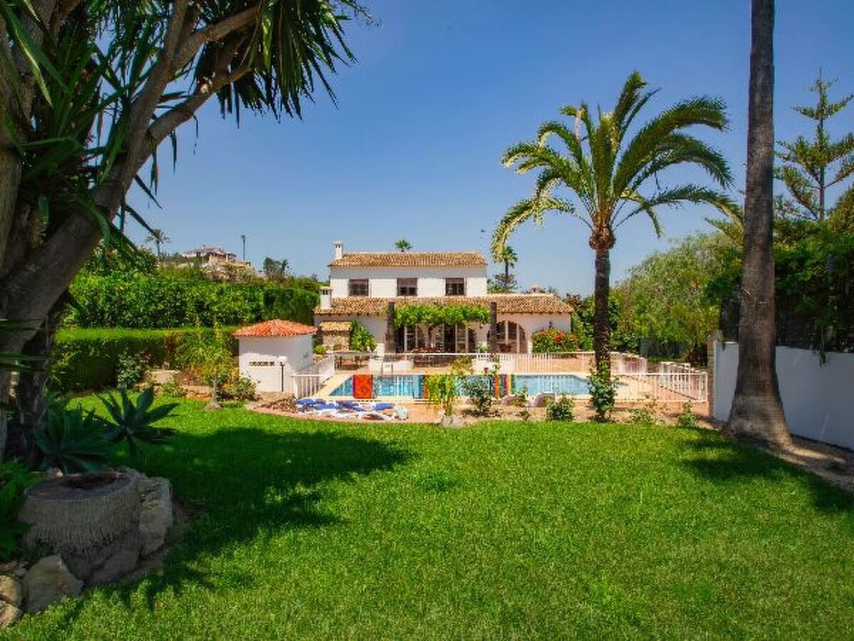 Villa Rocky - 6 chambres, piscine et terrain 2000m² - Photo 4