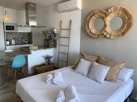 Studio vue plage à El Campello avec piscine et terrasse : photo 6