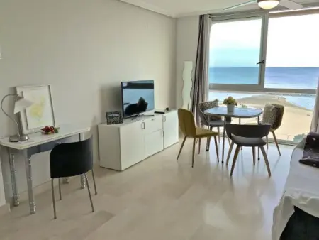 Appartement vue mer front de plage à Alicante : photo 16