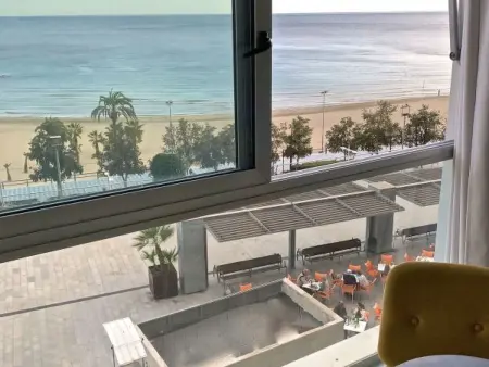 Appartement vue mer front de plage à Alicante : photo 17