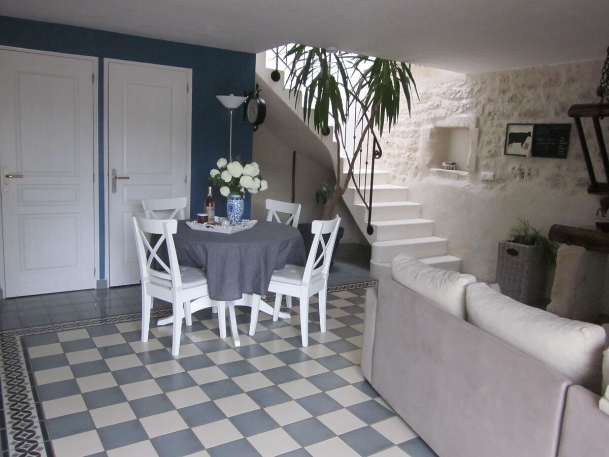 Maison L'Ecurie à Jonzac : jardin clos et terrasse - Photo 1