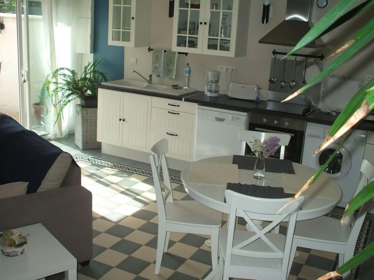 Maison L'Ecurie à Jonzac : jardin clos et terrasse - Photo 8
