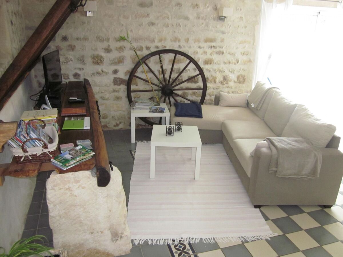Maison L'Ecurie à Jonzac : jardin clos et terrasse - Photo 9
