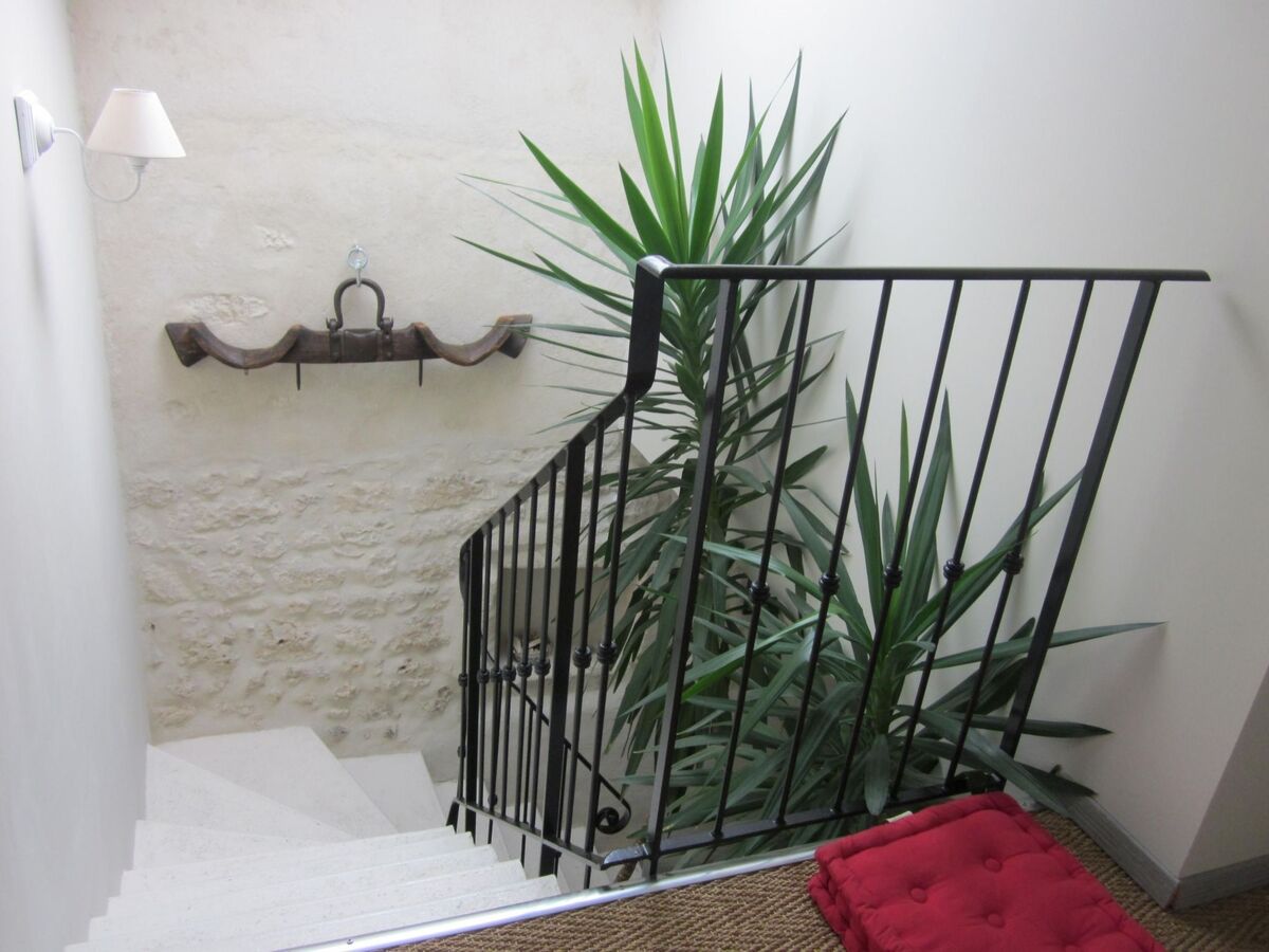 Maison L'Ecurie à Jonzac : jardin clos et terrasse - Photo 10