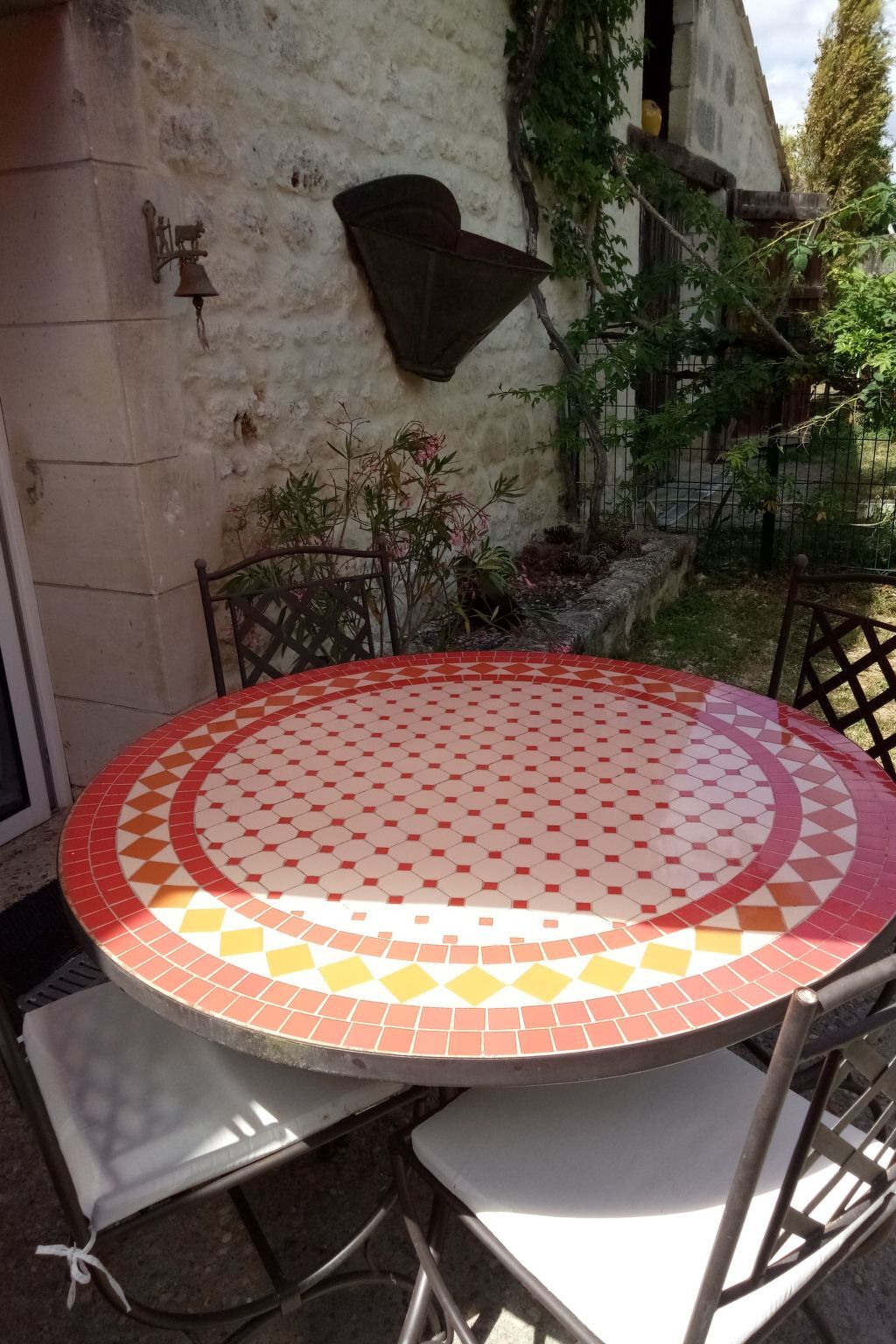 Maison L'Ecurie à Jonzac : jardin clos et terrasse - Photo 21