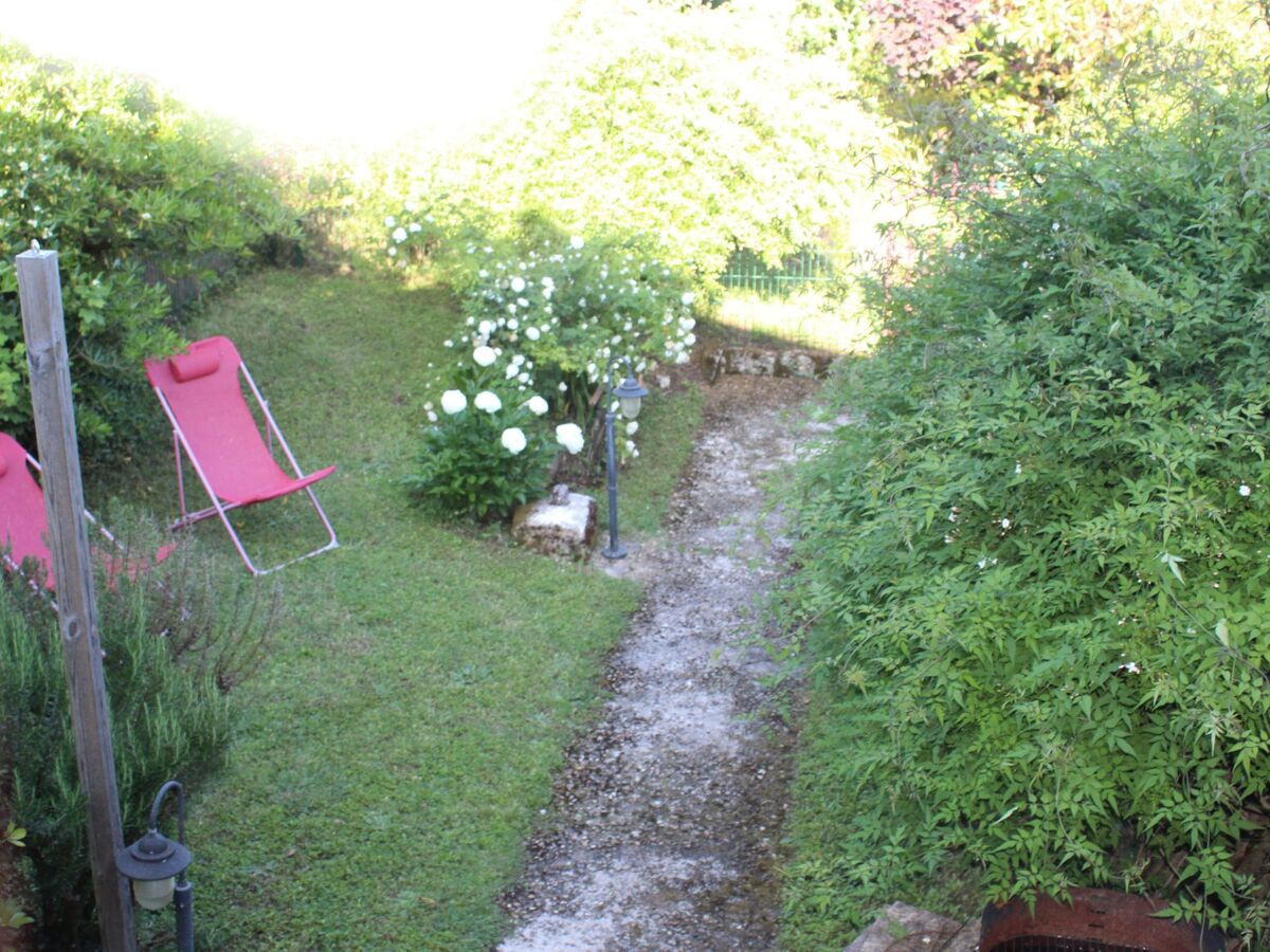 Maison L'Ecurie à Jonzac : jardin clos et terrasse - Photo 40