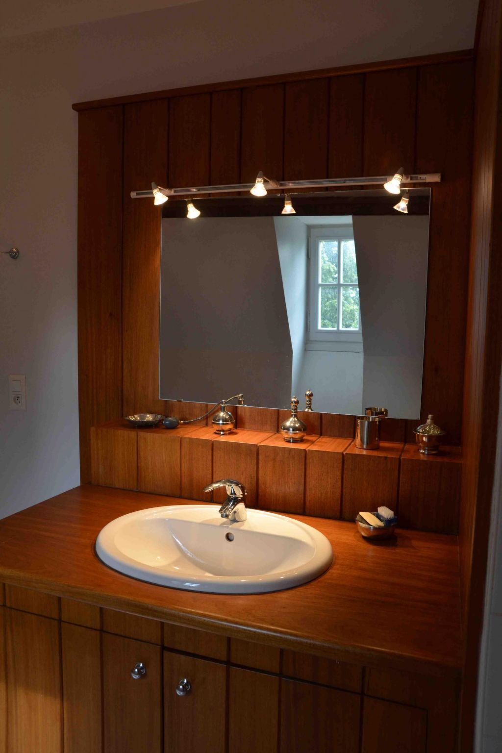 Maison historique de 1870 avec piscine privée à Courses de Pile - Photo 22