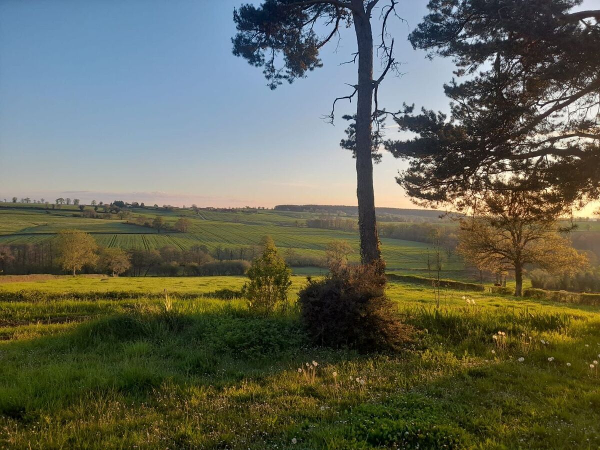 Maison 6 pers. en Auvergne, parc 3000m², vue vallonnée - Photo 9