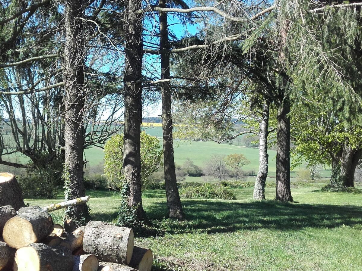 Maison 6 pers. en Auvergne, parc 3000m², vue vallonnée - Photo 12