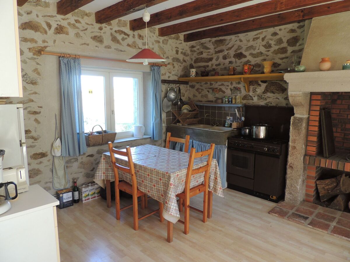 Maison 6 pers. en Auvergne, parc 3000m², vue vallonnée - Photo 20