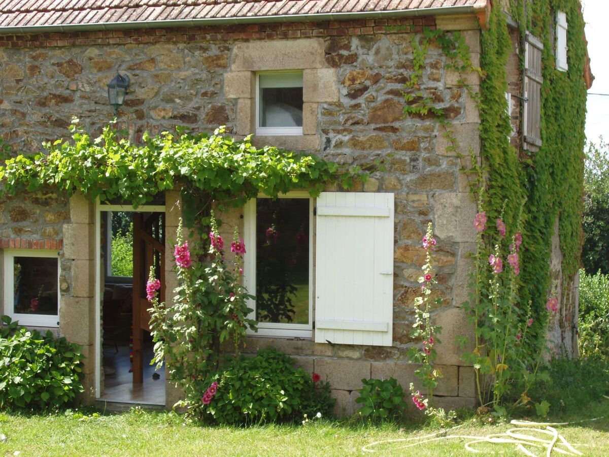 Maison 6 pers. en Auvergne, parc 3000m², vue vallonnée - Photo 25