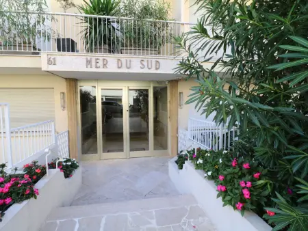Appartement vue mer 2 chambres front de plage à Cannes : photo 14