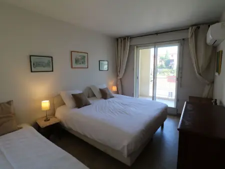 Appartement vue mer 2 chambres front de plage à Cannes : photo 18