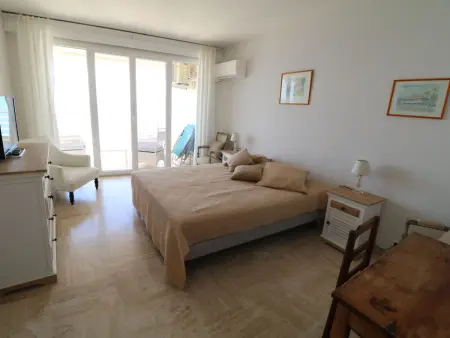 Appartement vue mer 2 chambres front de plage à Cannes : photo 20