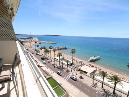 Appartement vue mer 2 chambres front de plage à Cannes : photo 28