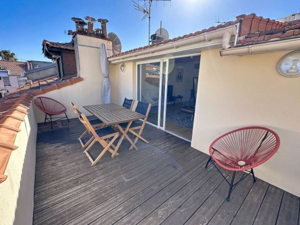 Penthouse mansardé rue d'Antibes, terrasse Cannes - Photo 13