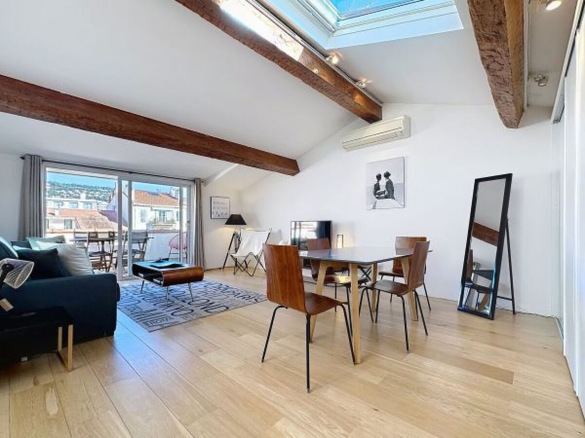 Penthouse mansardé rue d'Antibes, terrasse Cannes - Photo 15